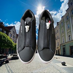 Adidas Sleek Zip Black Sneakers Sz 6